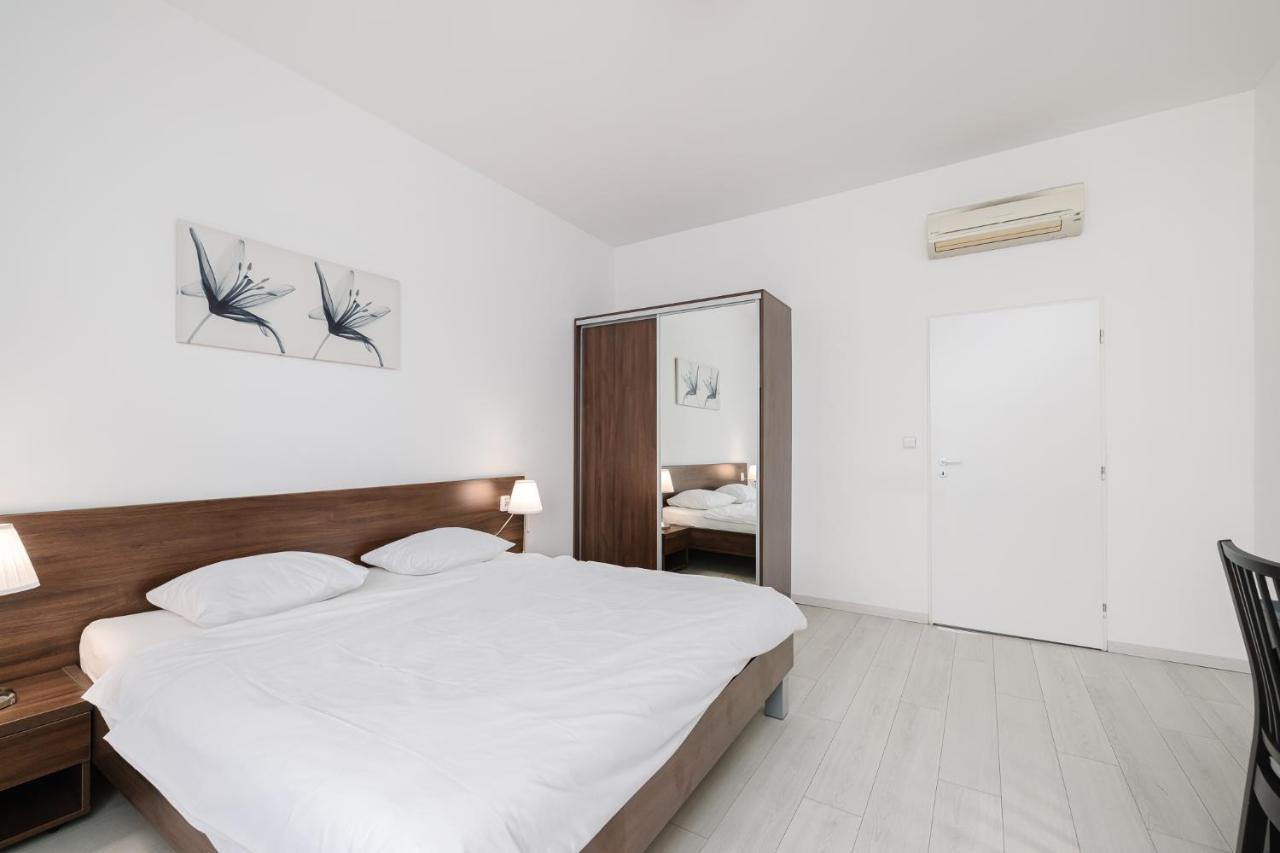Self Check-In Apartments By Amber Bratislava Exteriör bild